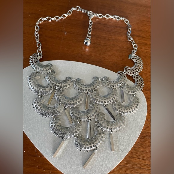 Vintage 1970s Sarah Coventry Charisma Silver Bib Necklace & Earrings Set Signed - Picture 8 of 10
